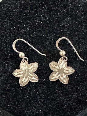 Vintage Sterling Silver Etched Starfish Earrings